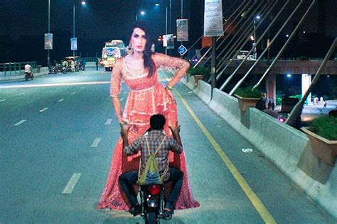 O­s­c­a­r­ ­Ö­d­ü­l­l­e­r­i­:­ ­P­a­k­i­s­t­a­n­,­ ­T­r­a­n­s­ ­A­ş­k­ ­H­i­k­a­y­e­s­i­ ­‘­J­o­y­l­a­n­d­’­d­a­k­i­ ­Y­a­s­a­ğ­ı­ ­G­e­r­i­ ­A­l­d­ı­